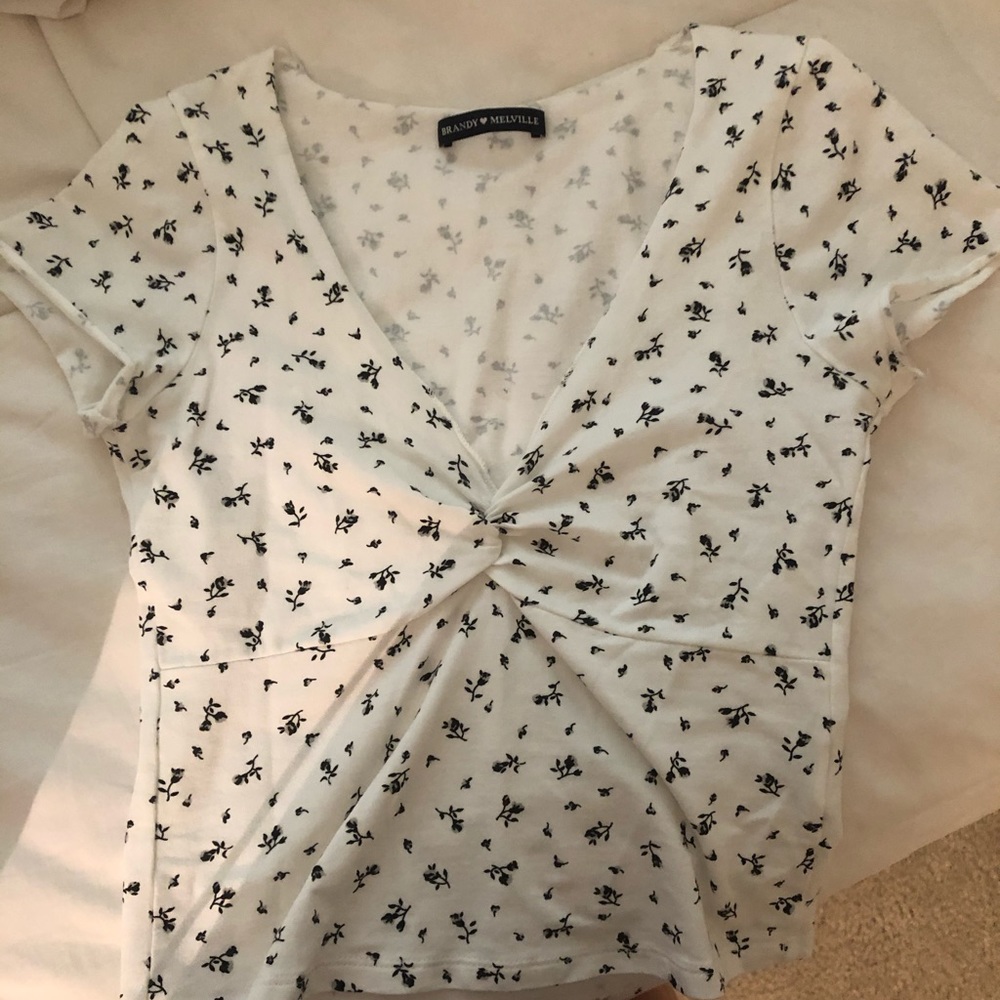 Brandy Melville Gina top